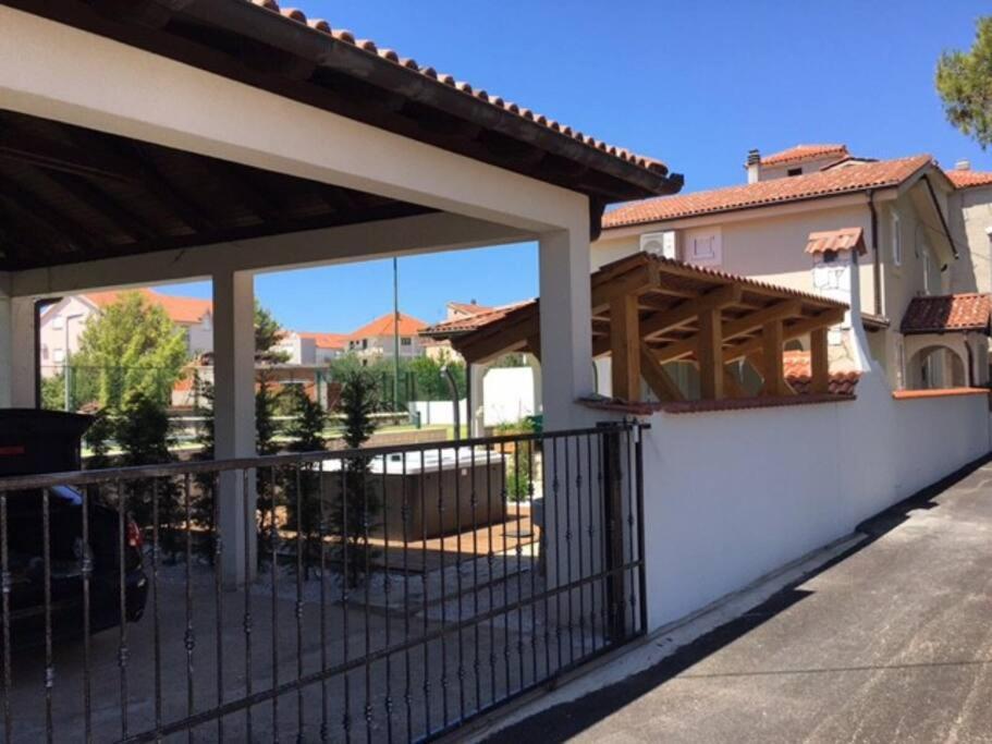 Villa Melosa Vodice Exterior foto